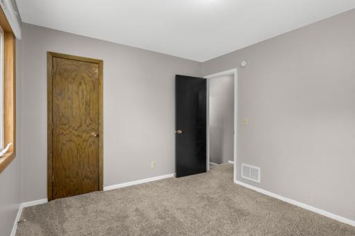 9900 41st Avenue N, Plymouth, MN 55441