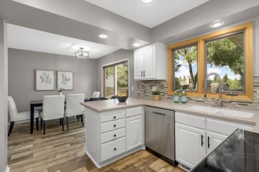 9900 41st Avenue N, Plymouth, MN 55441