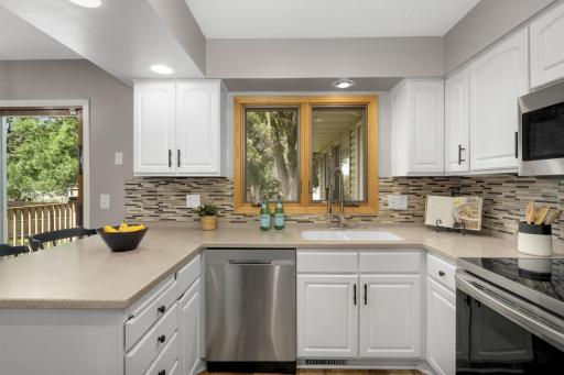 9900 41st Avenue N, Plymouth, MN 55441