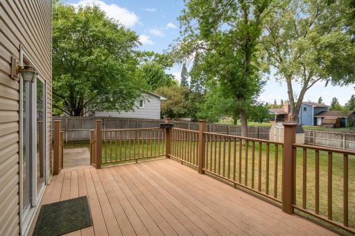 9900 41st Avenue N, Plymouth, MN 55441
