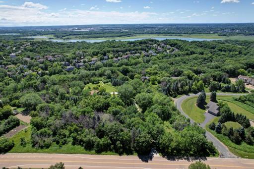 185 Pioneer Trl, Chanhassen, MN 55317