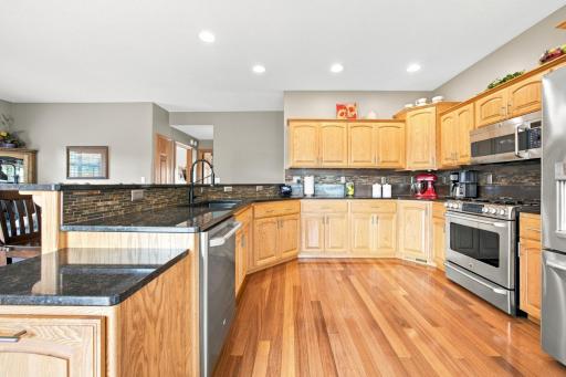 515 Cottonwood Drive, Casselton, ND 58012