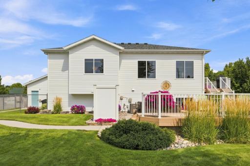 515 Cottonwood Drive, Casselton, ND 58012