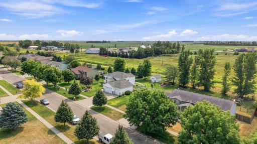 515 Cottonwood Drive, Casselton, ND 58012
