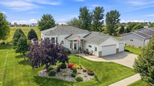 515 Cottonwood Drive, Casselton, ND 58012