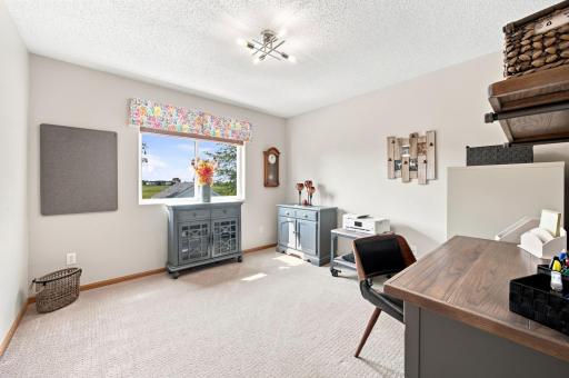 515 Cottonwood Drive, Casselton, ND 58012