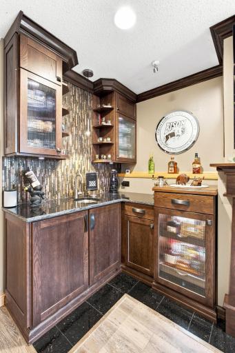 515 Cottonwood Drive, Casselton, ND 58012