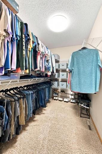 515 Cottonwood Drive, Casselton, ND 58012