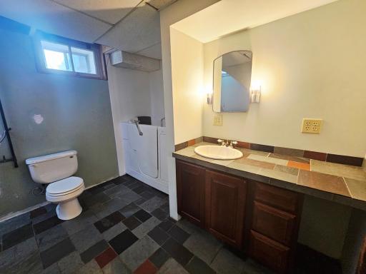 121 N 5th Street, Montevideo, MN 56265
