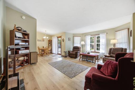 14702 Oak Run Lane, Burnsville, MN 55306