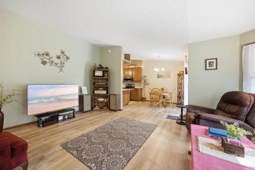 14702 Oak Run Lane, Burnsville, MN 55306
