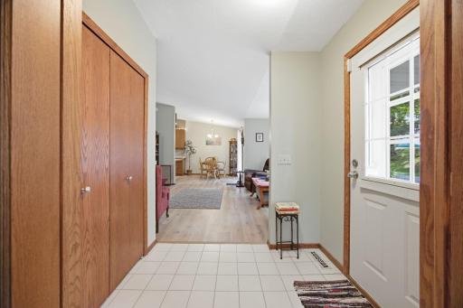 14702 Oak Run Lane, Burnsville, MN 55306