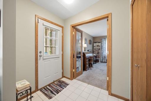 14702 Oak Run Lane, Burnsville, MN 55306