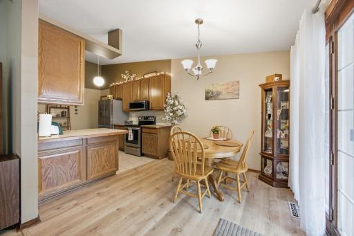 14702 Oak Run Lane, Burnsville, MN 55306