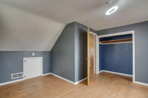 3RD BEDROOM - UPPER LEVEL