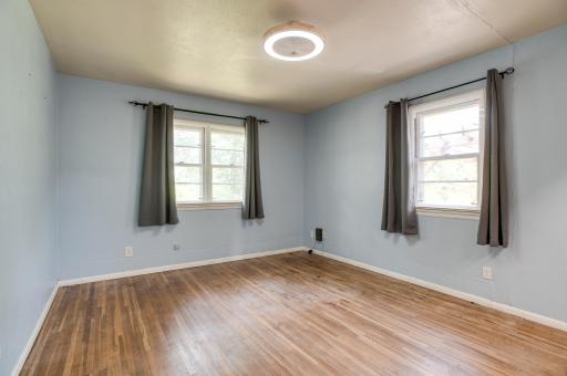 1ST BEDROOM - MAIN FLOOR