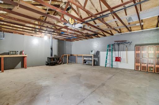 2 STALL GARAGE