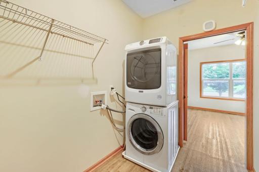 645 Tiffany Ln - Web Quality - 025 - 25 Laundry Room.jpg
