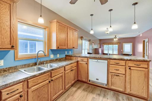 645 Tiffany Ln - Web Quality - 009 - 09 Kitchen.jpg