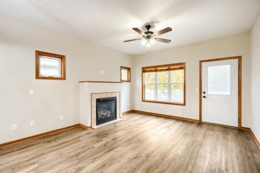 645 Tiffany Ln - Web Quality - 001 - 01 Living Room.jpg