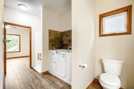 645 Tiffany Ln - Web Quality - 007 - 07 Primary Bathroom.jpg