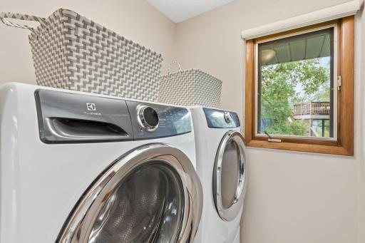 26-web-or-mls-813 Everett Dr-6.jpg