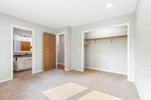 902 76th Avenue S, Fargo, ND 58104