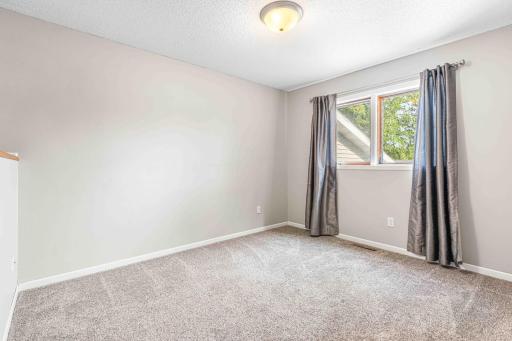 902 76th Avenue S, Fargo, ND 58104
