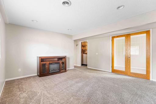 902 76th Avenue S, Fargo, ND 58104