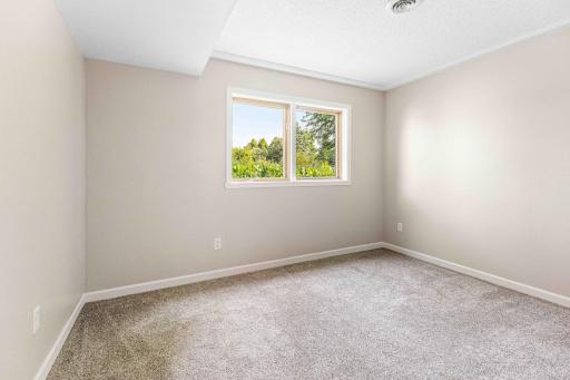 902 76th Avenue S, Fargo, ND 58104