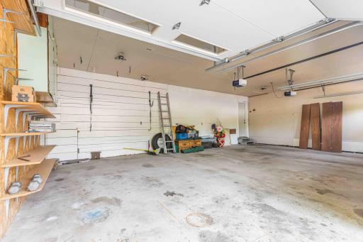 902 76th Avenue S, Fargo, ND 58104