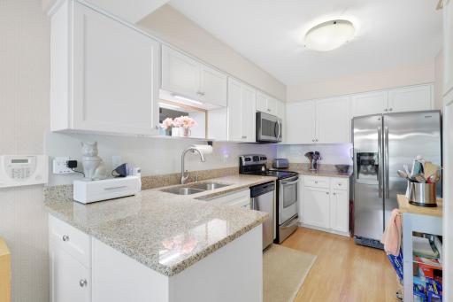1501 W 140th Street, Burnsville, MN 55337