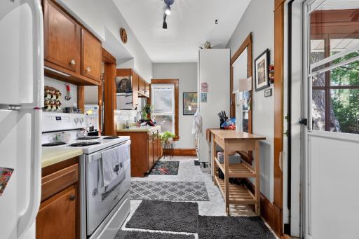 07_6124_4th_Ave_S-Kitchen-1173.jpg