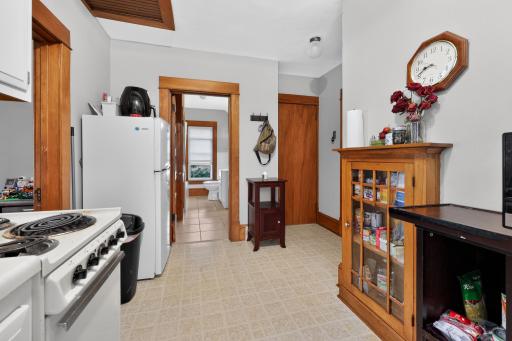 01_6124_4th_Ave_S-Kitchen-1168.jpg