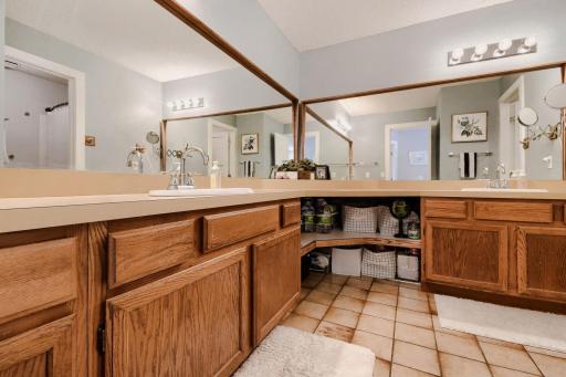 8862 Cottonwood Lane N, Maple Grove, MN 55369