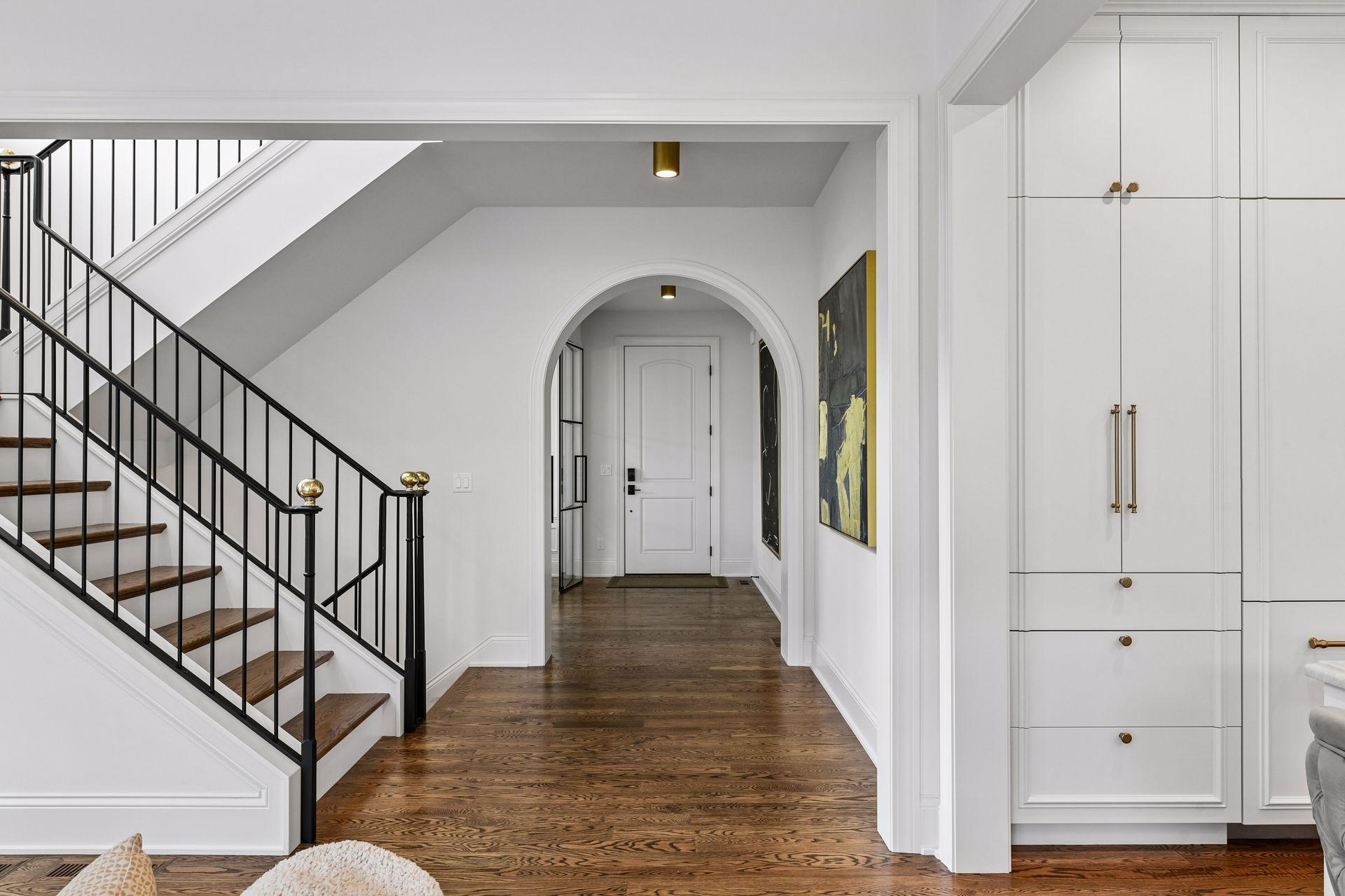 Large foyer and entry way to front of home