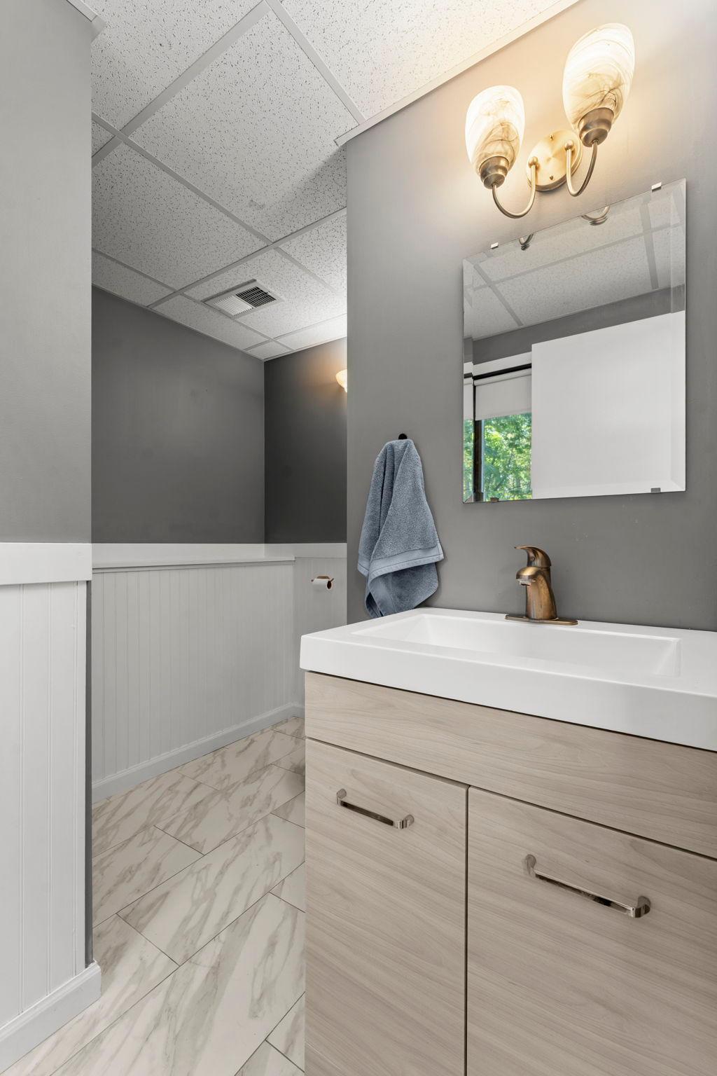 Lower Level 3/4 Bath