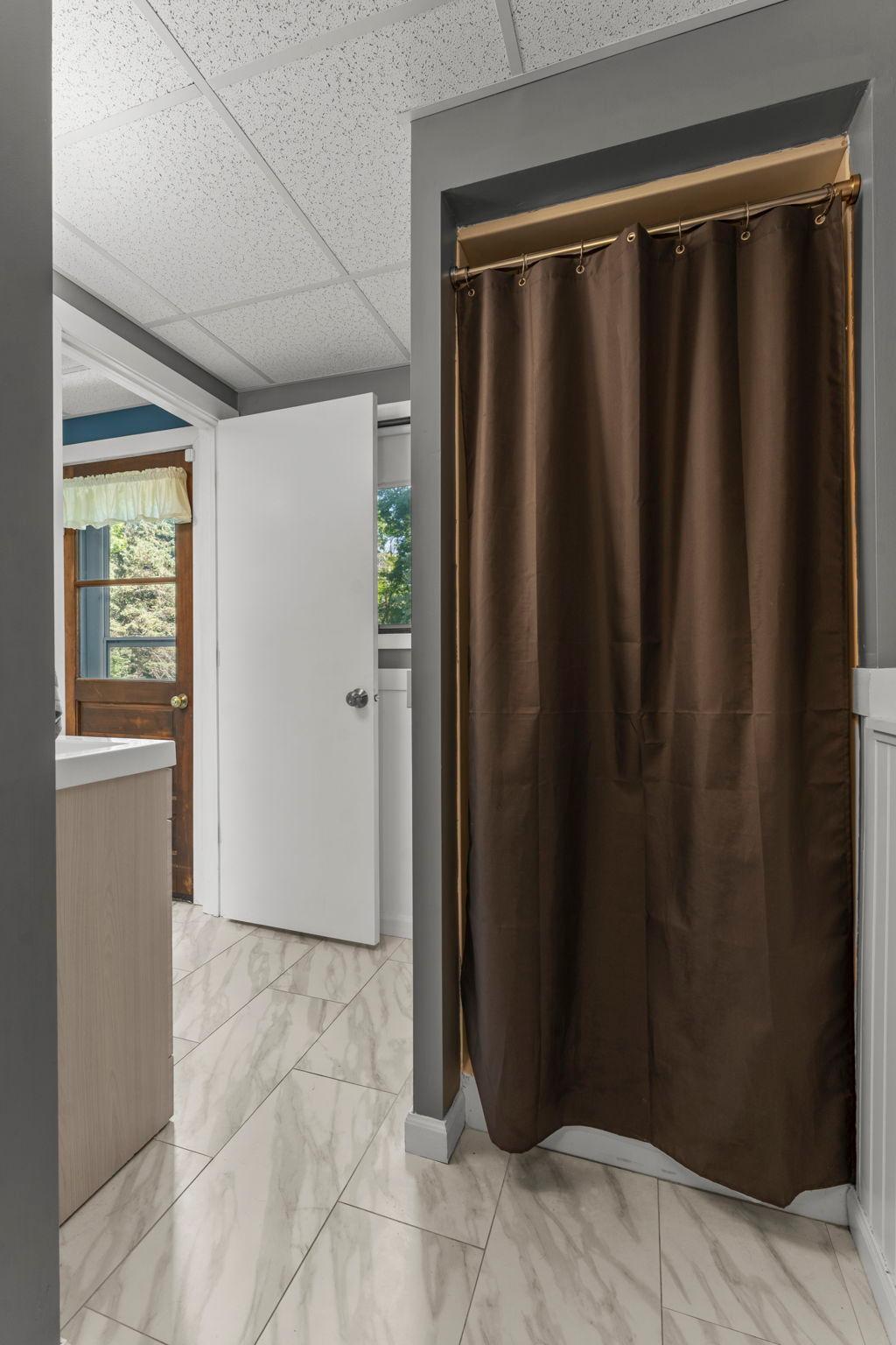 Lower Level 3/4 Bath