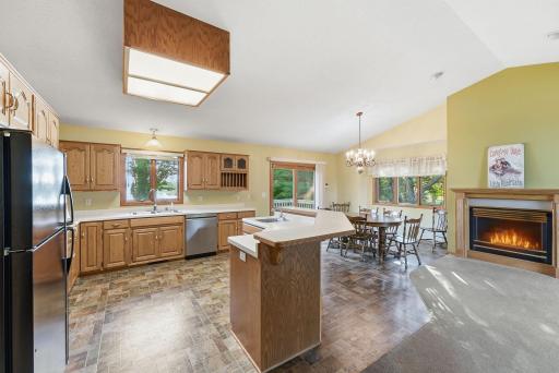 Chef’s kitchen with a large island, ideal for hosting and everyday cooking.