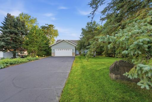 Impeccable curb appeal!