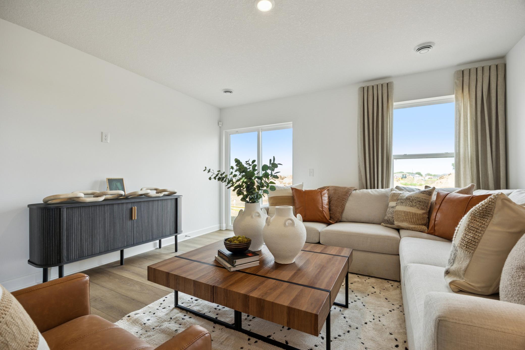(Photo of a decorated model. Features and finishes will vary.)