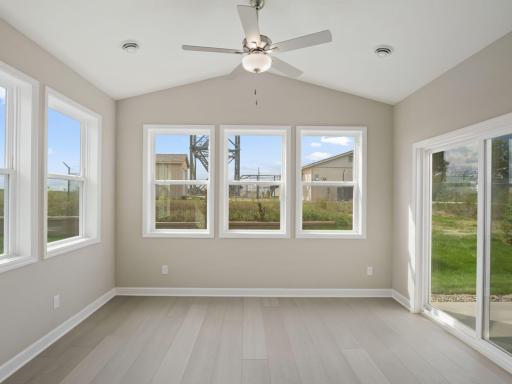 5200 Long Pointe Bay, Woodbury, MN 55129