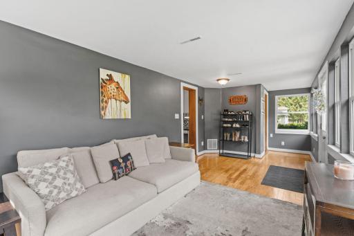 27-web-or-mls-274 Quinlan Ave N-27.jpg