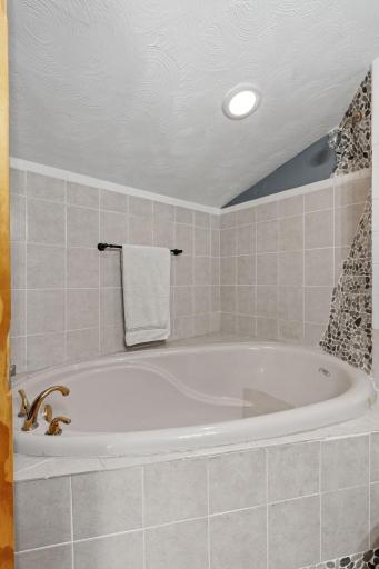 59-web-or-mls-274 Quinlan Ave N-59.jpg