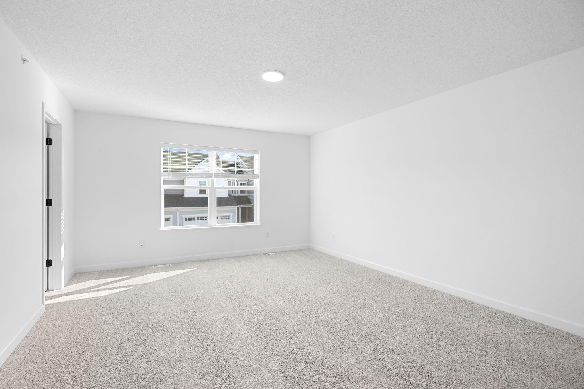 Nestled on the top floor, the private owner’s suite boasts a spacious bedroom to provide restful nights and a tranquil haven for relaxation, complemented by an en-suite bathroom and large walk-in closet.