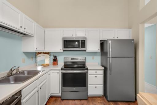 10945 Quebec Avenue S, 13, Bloomington, MN 55438