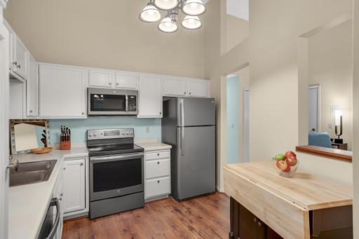10945 Quebec Avenue S, 13, Bloomington, MN 55438