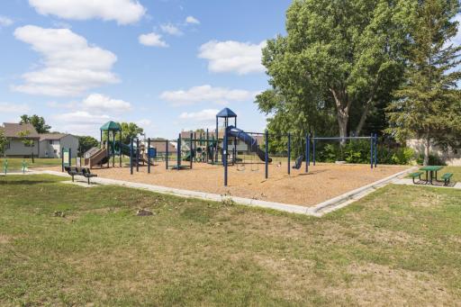 10945 Quebec Avenue S, 13, Bloomington, MN 55438