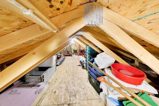 Garage attic designed to allow a vast area of extra storage