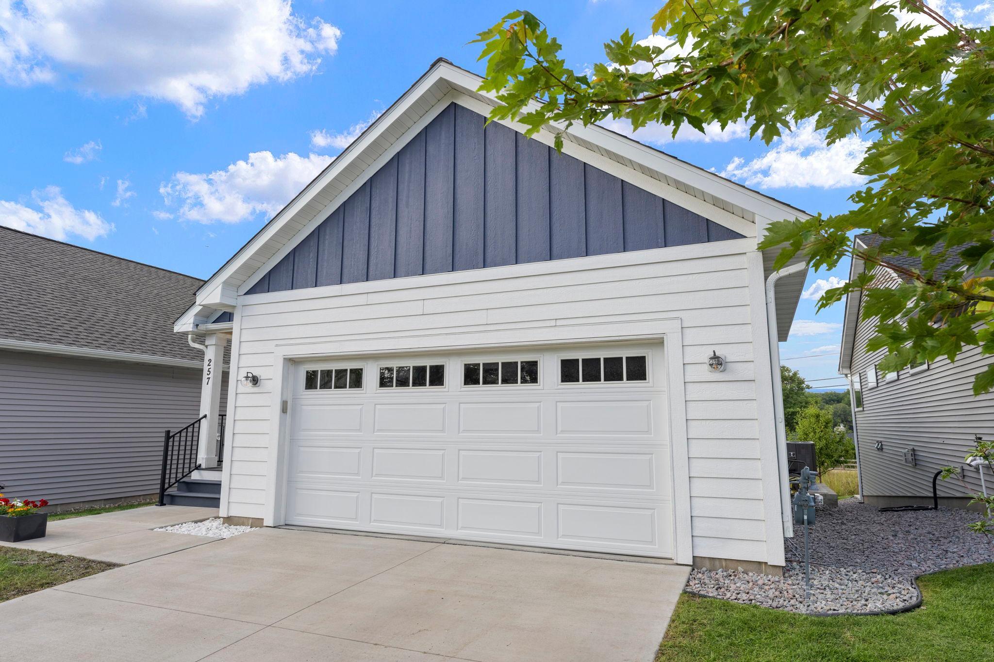 Beautifully maintained exterior